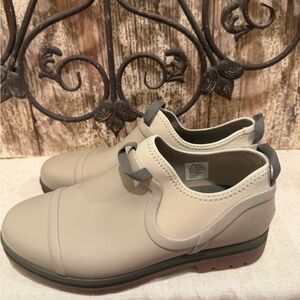 L.L. Bean Shoes size 10 Wellington new never worn